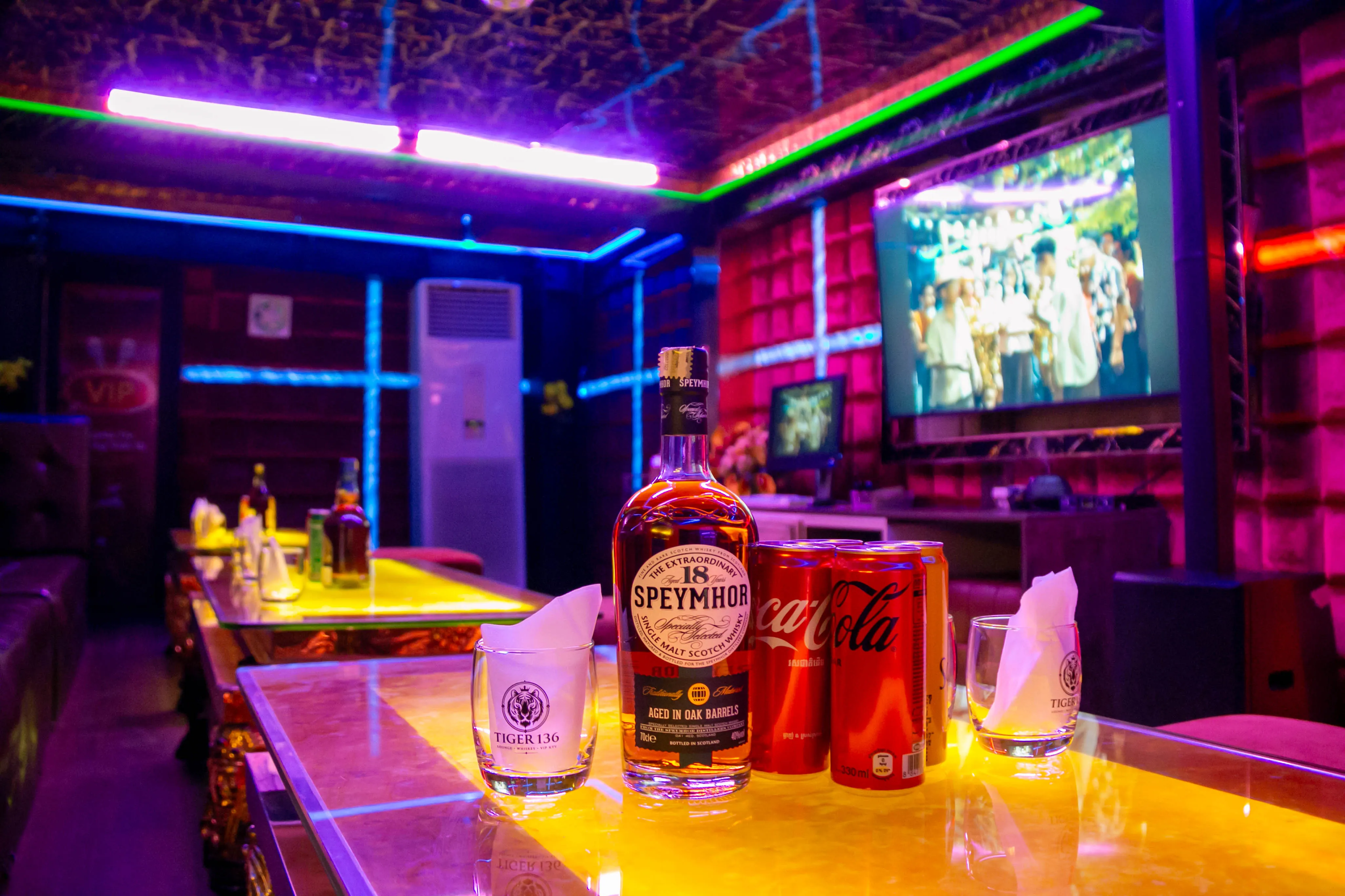 Tiger Bar 136 Atmosphere 9